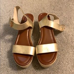 Gold Mossimo platform sandal